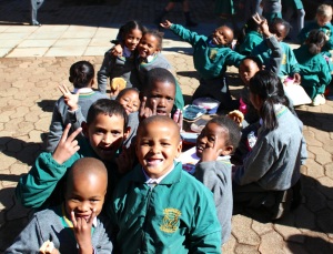 The mild climate allows students at Emmarentia Primary School to eat lunch outside most days.  Photo by Isaac Riddle